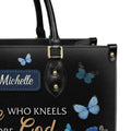 Christianartbag Handbags She Who Kneels Before God Romans 8 31 Handbag Design Monogram – Christian apparel for women – Leathe